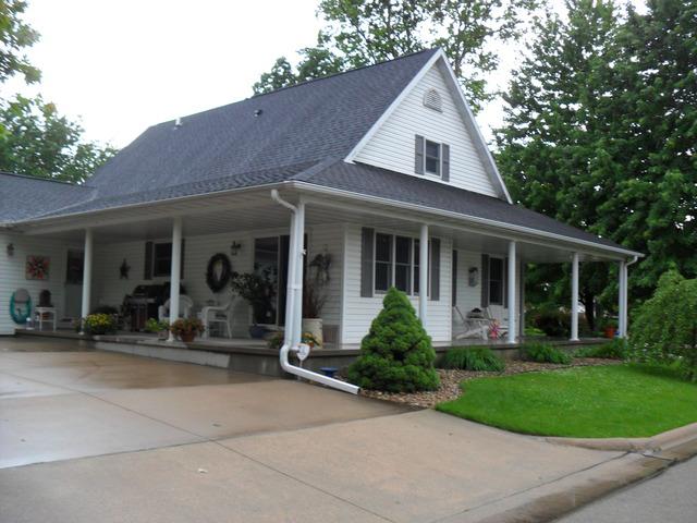 1212 Locust St., Sterling, IL 61081