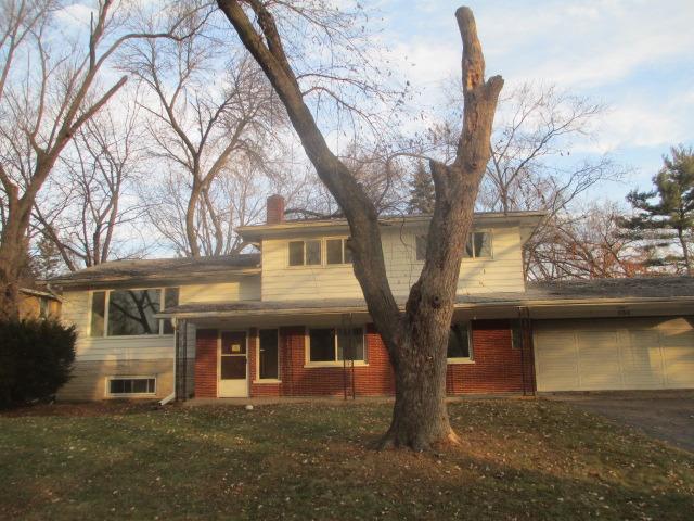 23W054 Tamarack Dr., Glen Ellyn, IL 60137