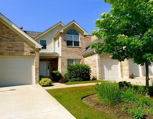 1904 W Ashbury Ln., Inverness, IL 60067