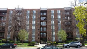 825 Pearson St. #2E, Des Plaines, IL 60016