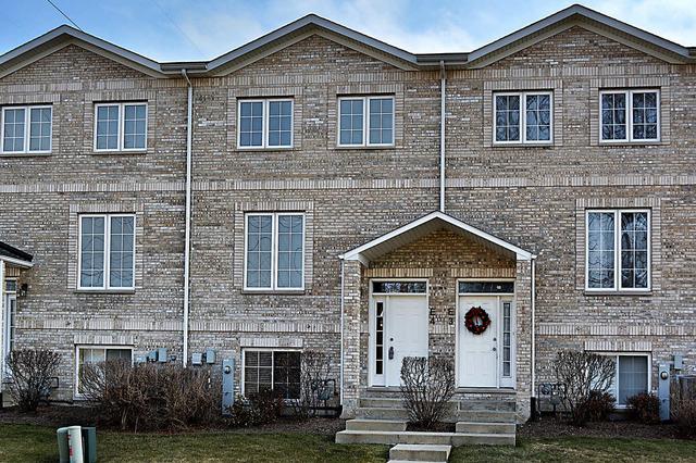 183 E River Rd. #E-4, Des Plaines, IL 60016