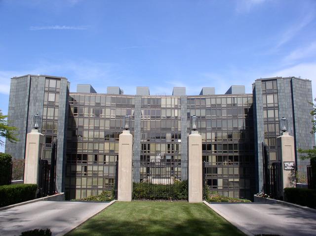 1420 Sheridan Rd. #2F, Wilmette, IL 60091