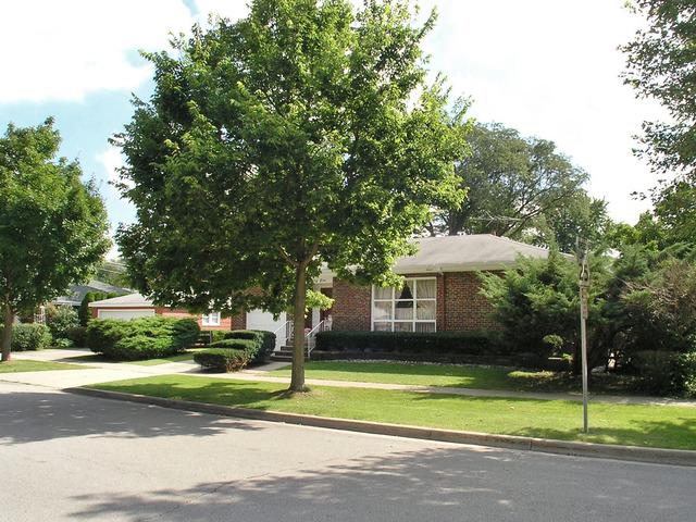 95 Gilbert Ave., La Grange, IL 60525