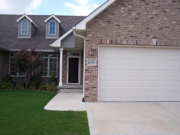 670 Circle Dr., Coal City, IL 60416