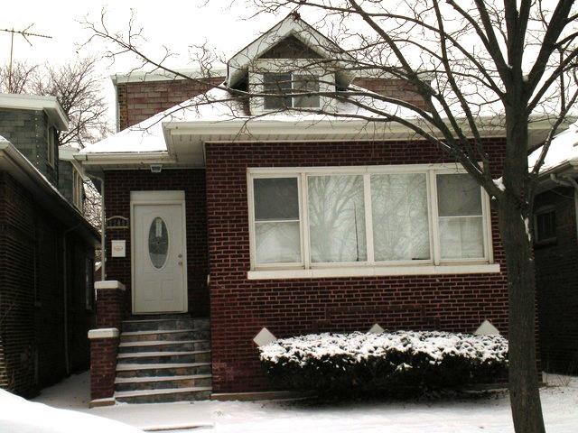 8208 S Kenwood Ave., Chicago, IL 60619