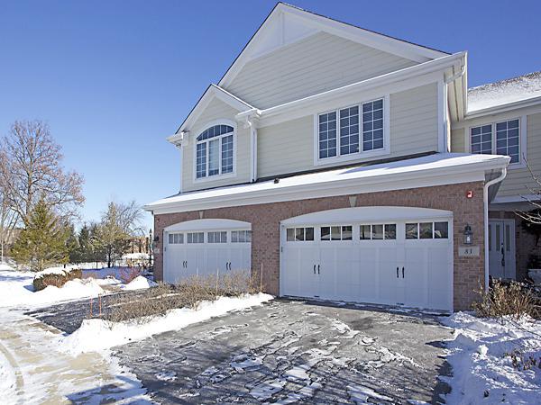 83 Waters Edge Ct., Glen Ellyn, IL 60137