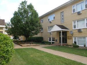 6630 W 95th St. #2D, Oak Lawn, IL 60453