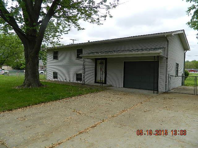 39 Woodridge Rd., Montgomery, IL 60538