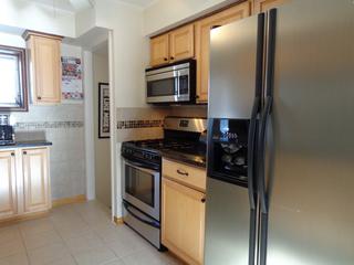 613 S 4th Ave., Libertyville, IL 60048