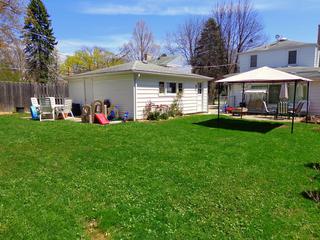 613 S 4th Ave., Libertyville, IL 60048