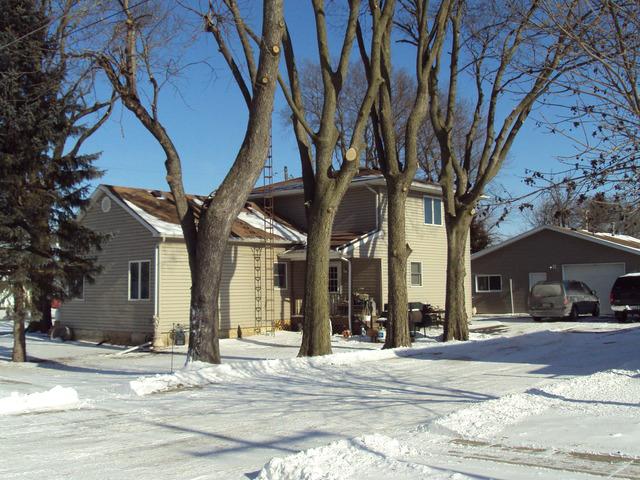 318 N Cedar St., Gardner, IL 60424