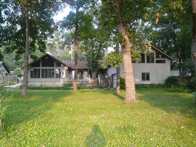 717 S Emerald Dr., Mchenry, IL 60051