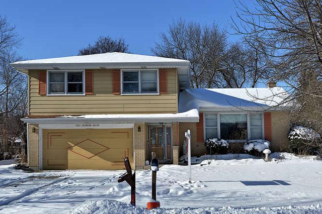 1022 Crimson Dr., Wheeling, IL 60090