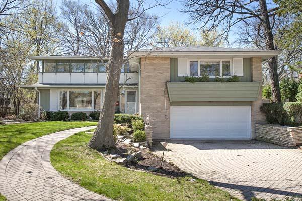 627 Colwyn Ter., Deerfield, IL 60015