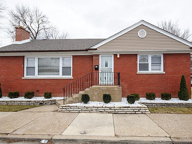 8258 S Woodlawn Ave., Chicago, IL 60619