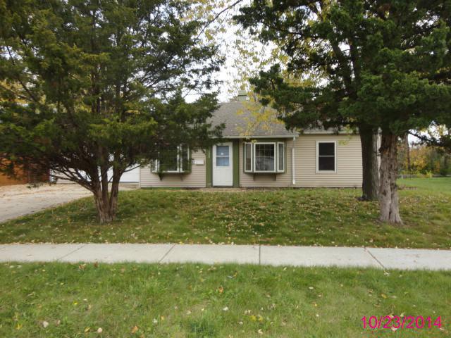 137 Fairview Ln., Streamwood, IL 60107