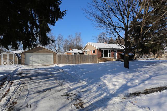 130 Roslyn Rd., Westmont, IL 60559