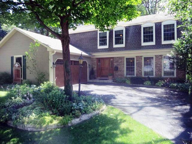 2 Stoneridge Rd., Rolling Meadows, IL 60008