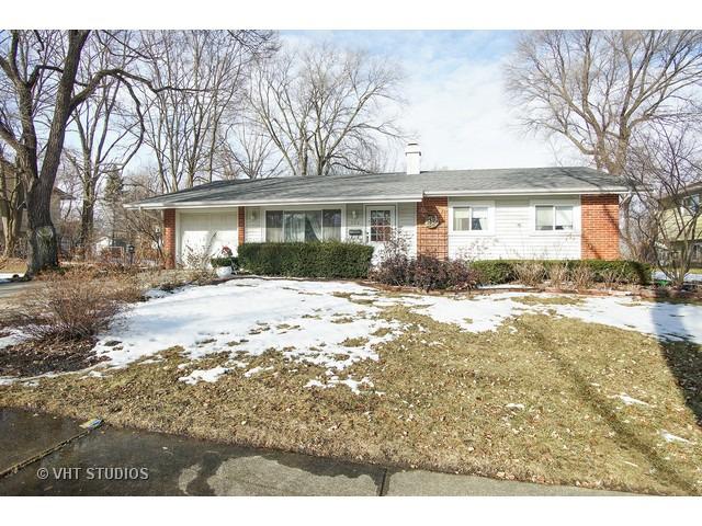 560 Briarcliff Ln., Hoffman Estates, IL 60169