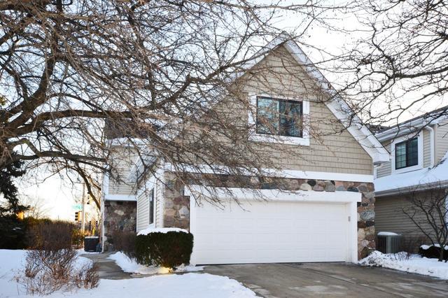 2566 Essex Dr., Northbrook, IL 60062