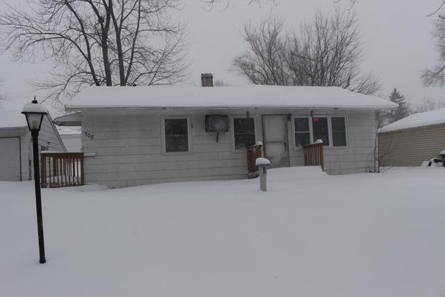 305 Cedar Ct., Streamwood, IL 60107