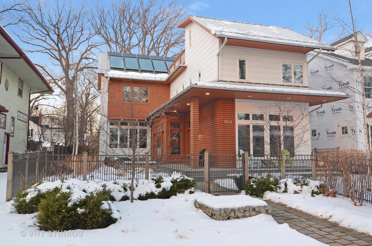 824 Oakwood Ave., Wilmette, IL 60091