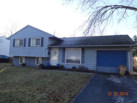 216 E Maple Dr., Glenwood, IL 60425