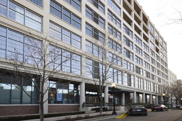 900 N Kingsbury St. #725, Chicago, IL 60610