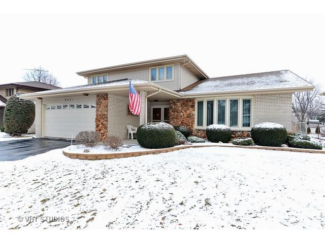 8461 Loveland Ln., Palos Hills, IL 60465