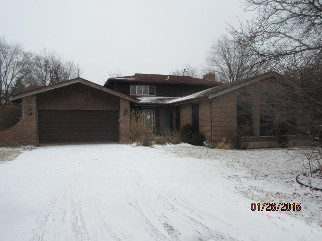 325 West Ln., Geneva, IL 60134