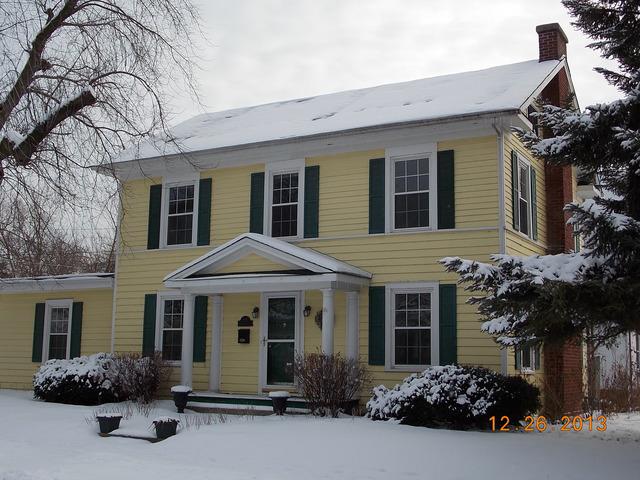325 W Keith Ave., Waukegan, IL 60085