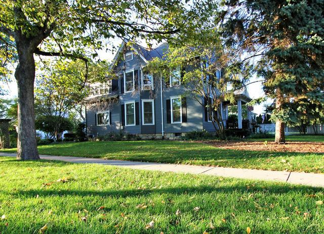 28 S 6th St., Geneva, IL 60134