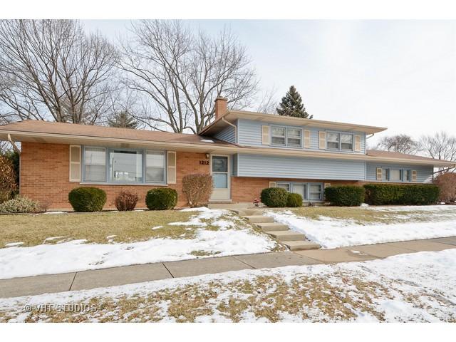 1212 Basswood Dr., Naperville, IL 60540