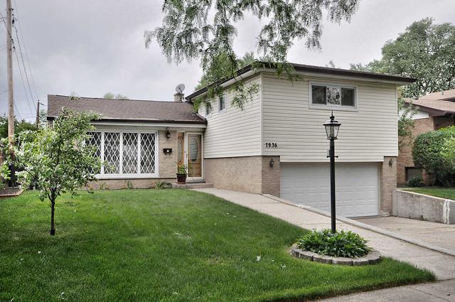 7936 Maple St., Morton Grove, IL 60053