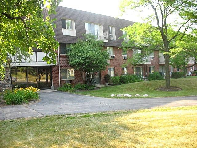 4 Villa Verde Dr. #320, Buffalo Grove, IL 60089