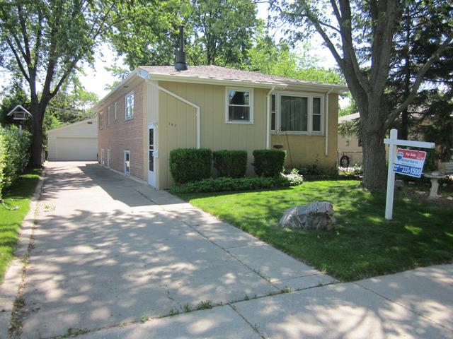 107 Eastview Ave., Bensenville, IL 60106