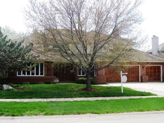 3923 Broadmoor Cir., Naperville, IL 60564
