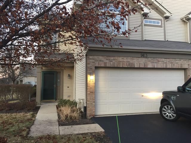 963 Parkhill Cir., Aurora, IL 60504