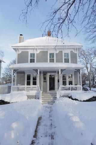 301 North Ave., Barrington, IL 60010