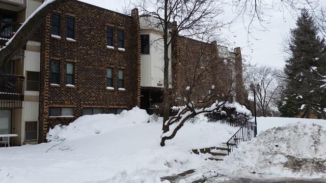 2216 Country Club Dr. #15, Woodridge, IL 60517