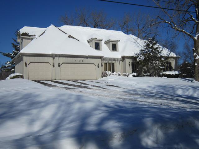 1102 Woodcrest Dr., Downers Grove, IL 60516