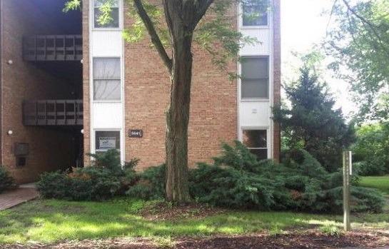 5541 East Lake Dr. #B, Lisle, IL 60532