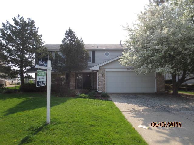 909 E Point Dr., Schaumburg, IL 60193