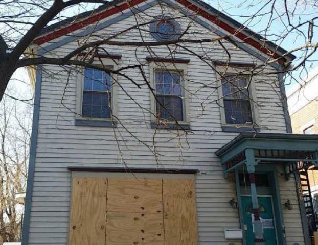 806 S Oakley Blvd., Chicago, IL 60612