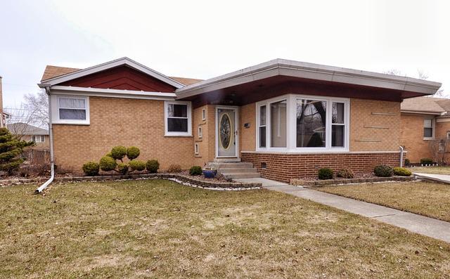 10317 S 51st Ct., Oak Lawn, IL 60453