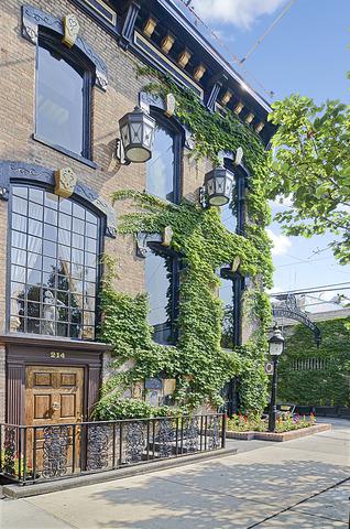 214 W Erie St., Chicago, IL 60654