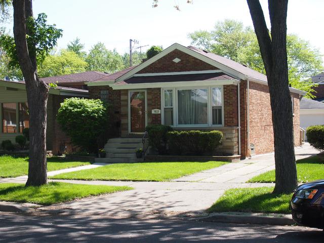 9823 S Claremont Ave., Chicago, IL 60643
