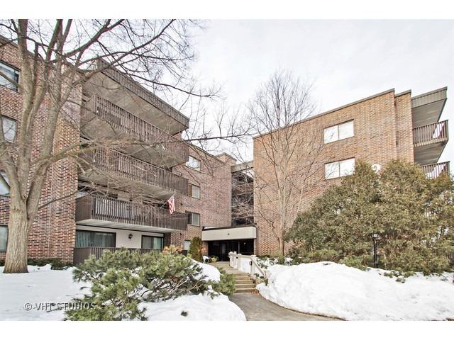 930 Taylor Dr. #301, Gurnee, IL 60031