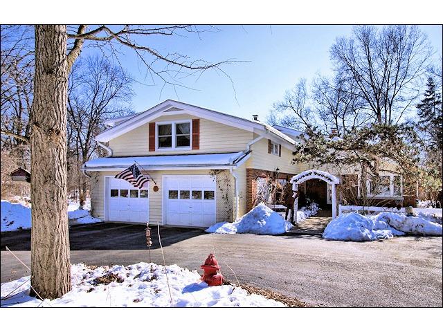 40w283 Wildwood Dr., Aurora, IL 60506