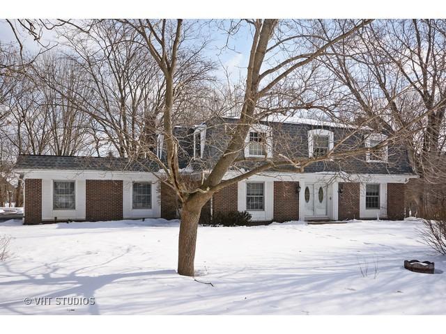 127 Whispering Oaks Ln., Barrington, IL 60010
